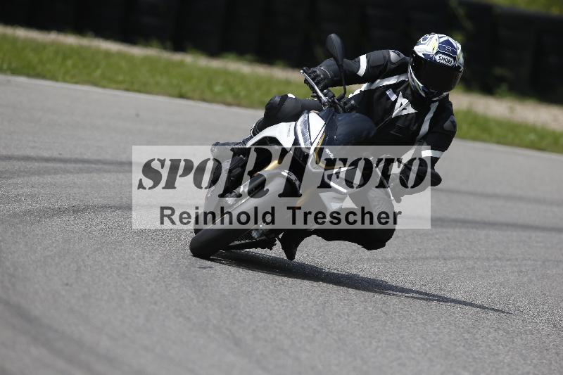 /Archiv-2024/29 12.06.2024 MOTO.CH Track Day ADR/Gruppe rot/30